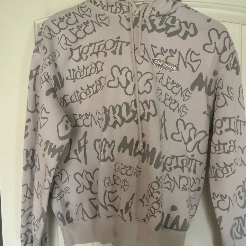 H&M Light Gray‎ Patterned Hoodie